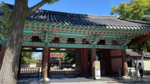 Read more about the article Explore Jeonju Hanok Village’s Alleys with a Cultural Tour Guide