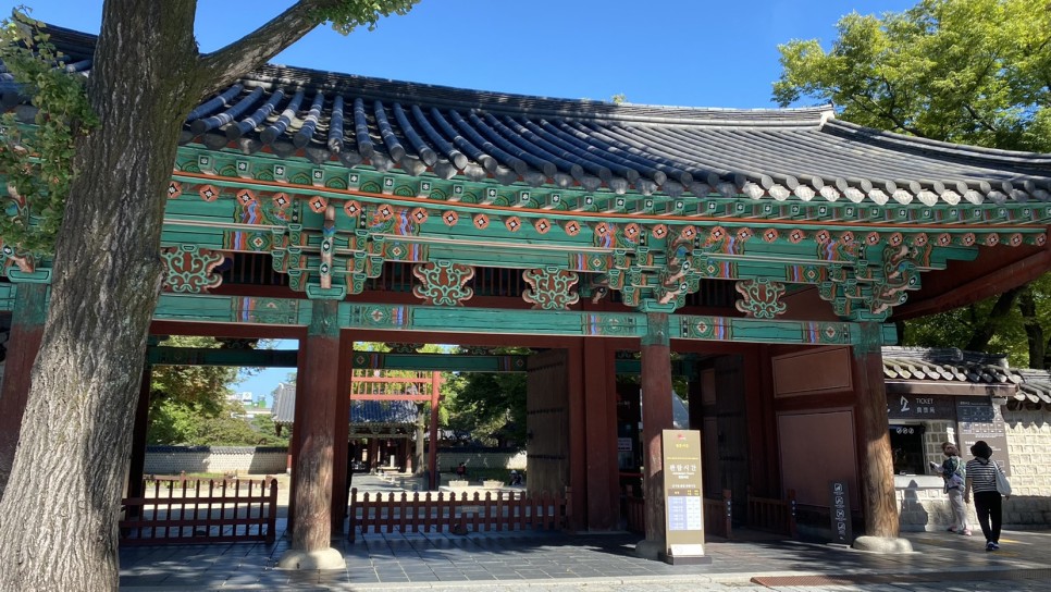 You are currently viewing Explore Jeonju Hanok Village’s Alleys with a Cultural Tour Guide