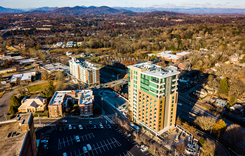 Read more about the article Hotel Indigo Asheville Downtown: Where Location and Mountain Views Meet
