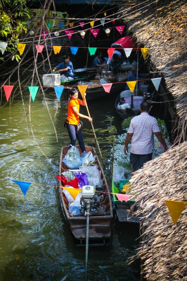 You are currently viewing Guide To The Khlong Lat Mayom Floating Market in Bangkok