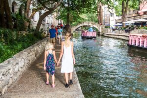 Read more about the article 12 Things To Do On The San Antonio River Walk, TX