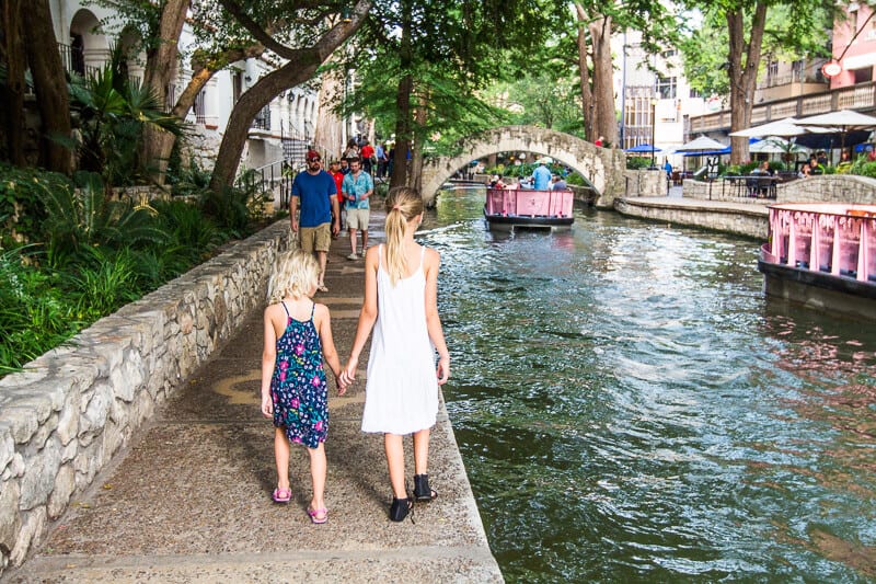 You are currently viewing 12 Things To Do On The San Antonio River Walk, TX