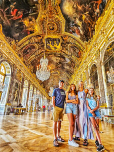 Read more about the article How to Have The Perfect Palace of Versailles Day Trip From Paris!