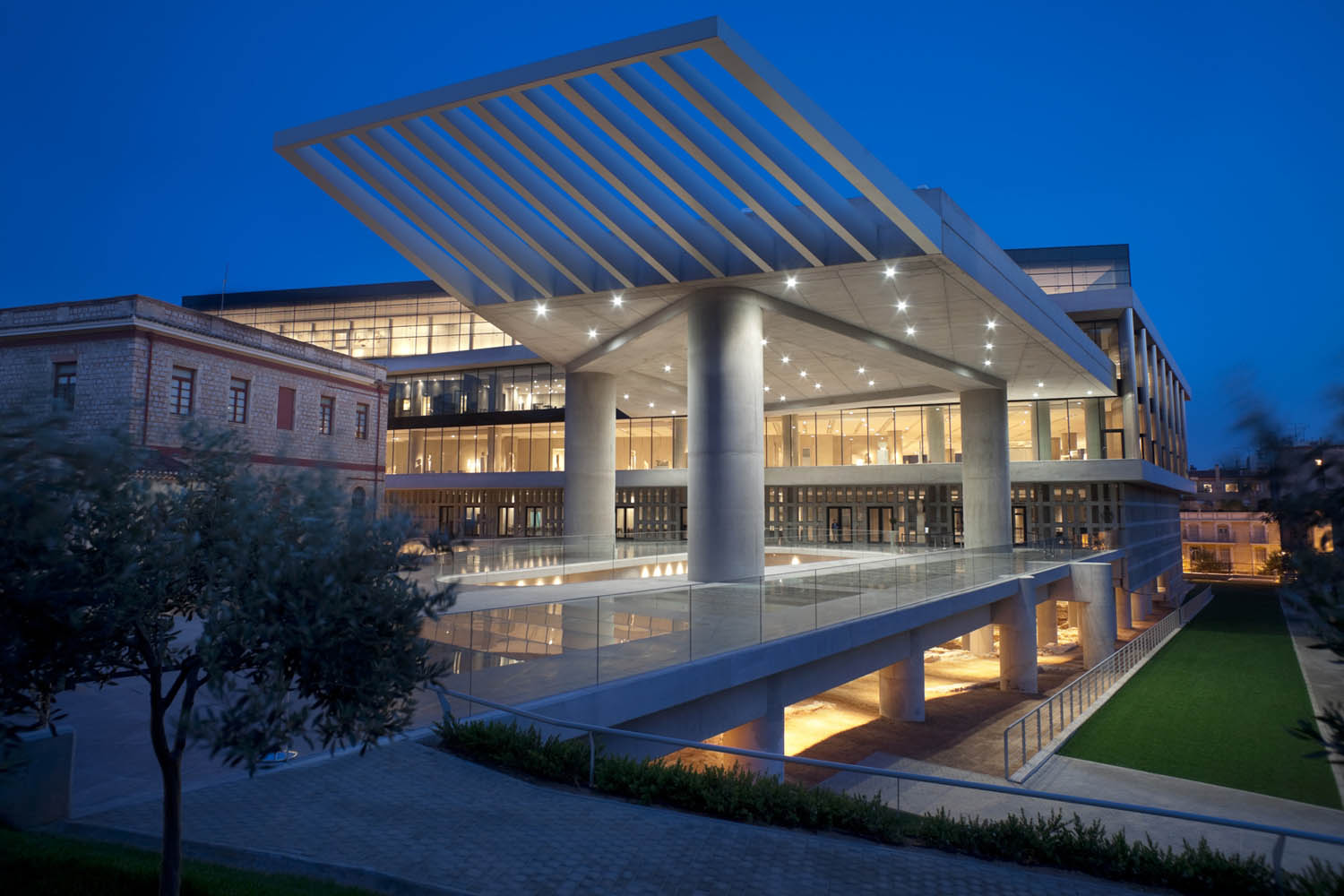 You are currently viewing 5 Reasons to Visit the Acropolis Museum