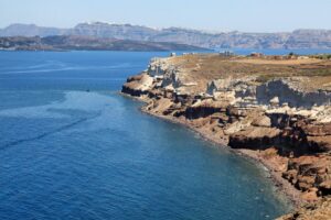 Read more about the article What is (really) going on in Santorini