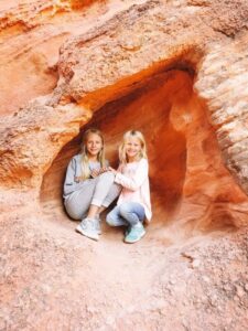 Read more about the article How To Hike the Exciting Red Reef Trail, Utah (There’s A Waterfall Climb)