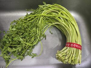Read more about the article Spring Dishes Using Water Dropwort (Minari), One of Jeonju’s Top 10 Local Delicacies.