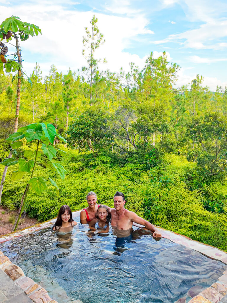 You are currently viewing Hidden Valley Wilderness Lodge: A Luxurious and Sustainable Escape in Belize’s Maya Mountains