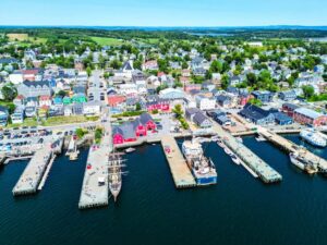 Read more about the article A Perfect Day in Lunenburg and Mahone Bay [Itinerary of things to do]