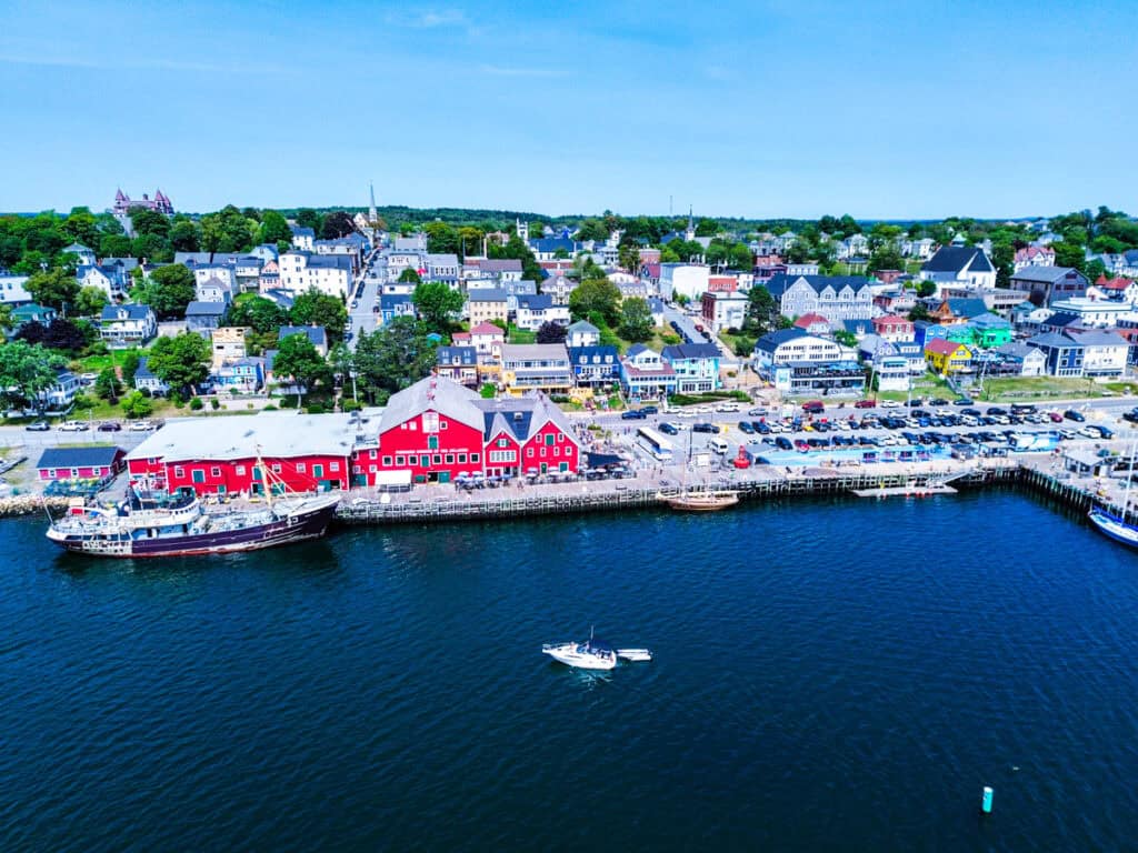 Read more about the article A Guided Walking Tour of Lunenburg, Nova Scotia: Step Into UNESCO History