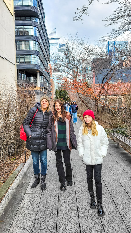 You are currently viewing 27 Cool & Engaging Things to Do in NYC (with Teens)